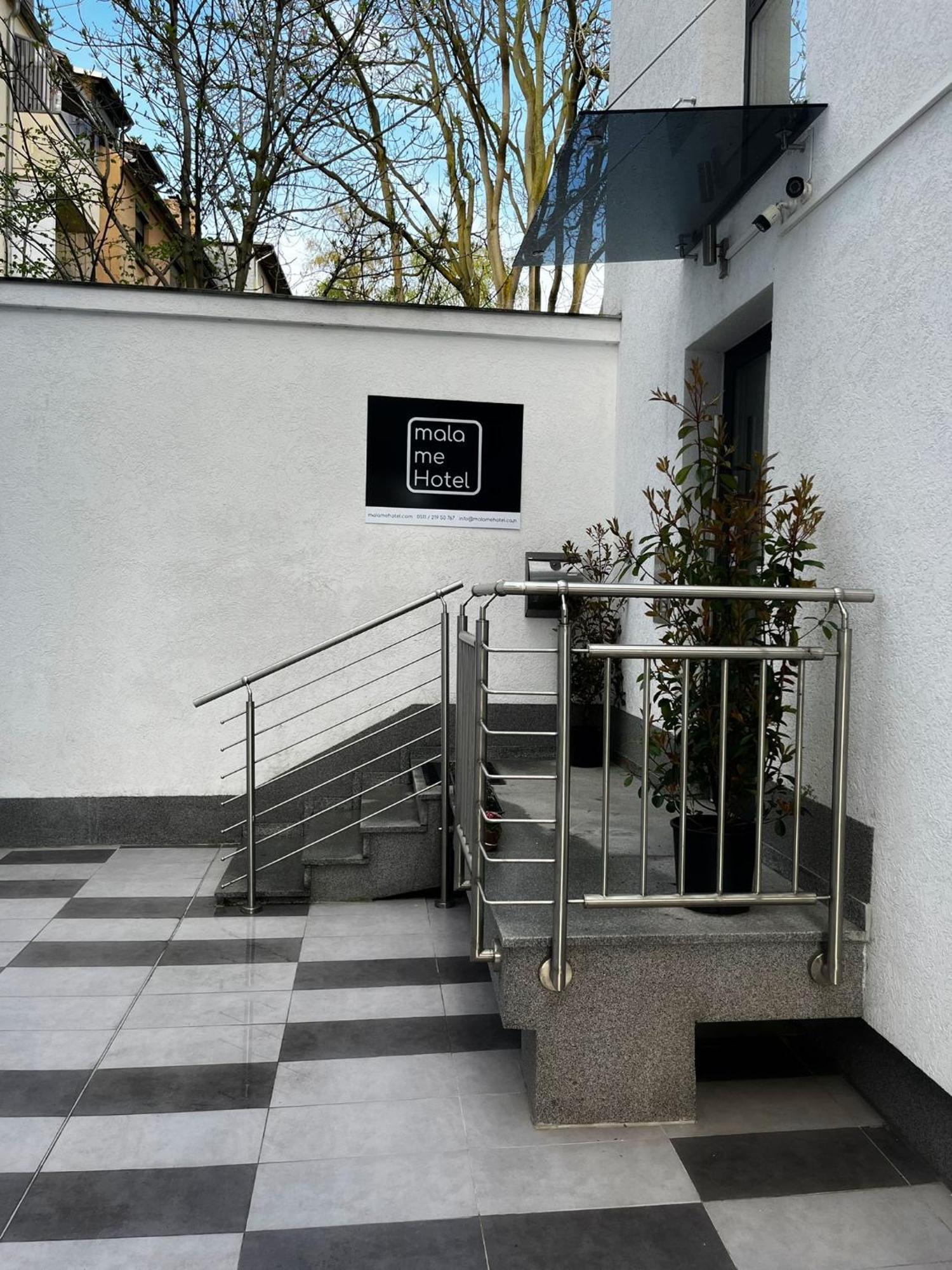 Mala Me Hotel